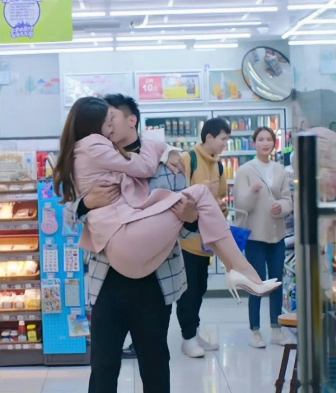 女星被公主抱合集谁的臀型最合你胃口 