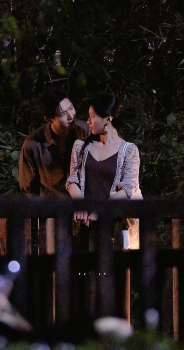 孟弗渊你是不是有点太会撩不仅猛地俯身凑近清雾说话，连人家转身躲开也要凑上去啊啊颤