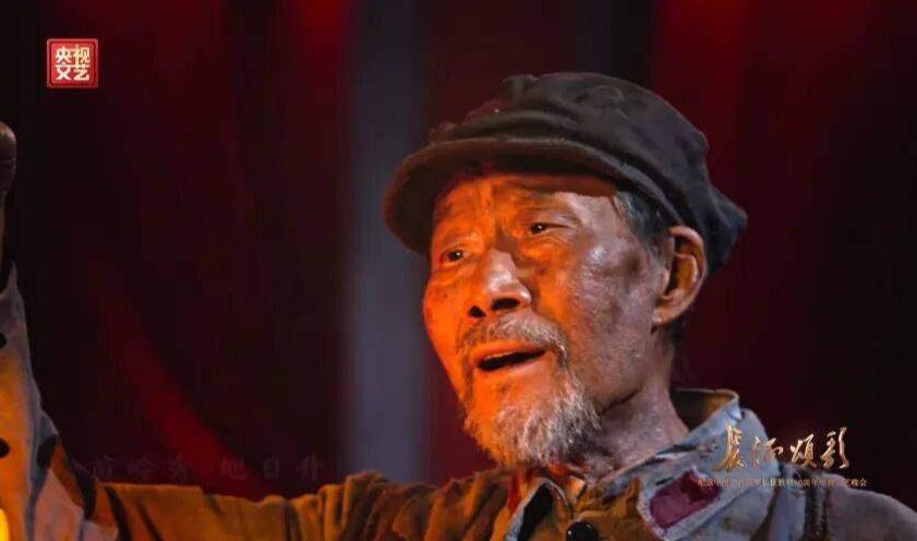 这戏非演不可吗？
李雪健老师听不见也说不出，却靠文字交流出演长征晚会老红军，让人