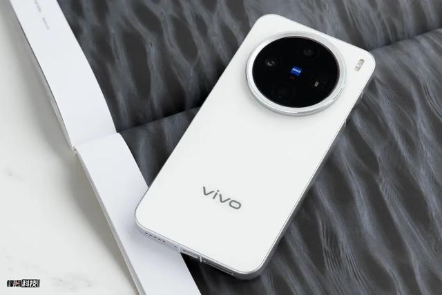 7000mAh小屏！小米这次的旗舰，不讲武德了