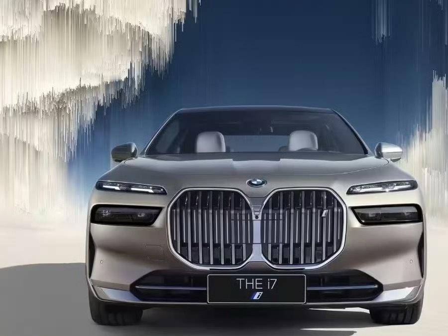 宝马中国回应最高降价30万挺好的看到合资车卷起来真开心 消费者选择又更多了～ 