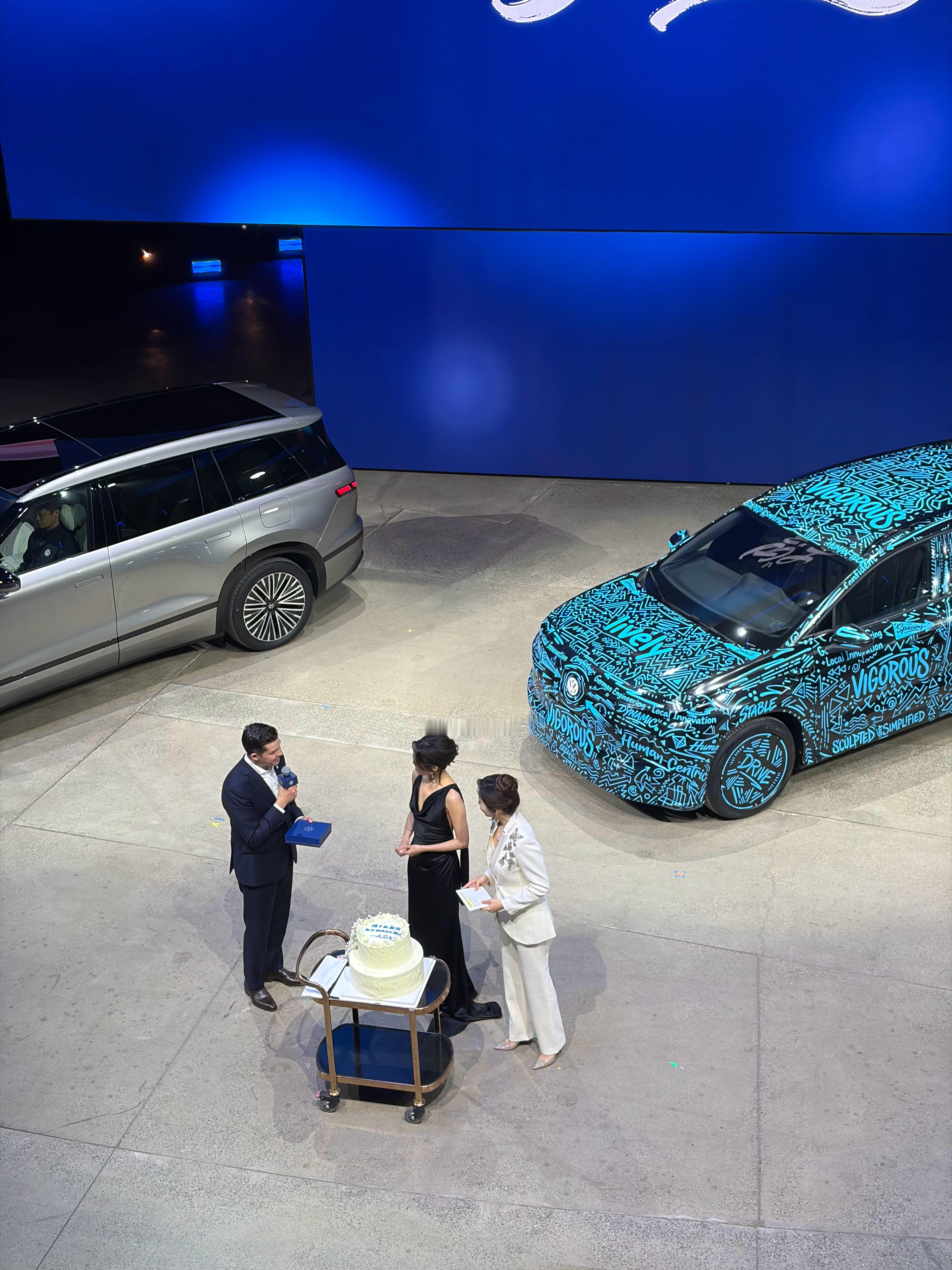 辛芷蕾！绣春刀里那一刀，实在太帅了，今天正好是她生日，看着真不像 40 的！ 