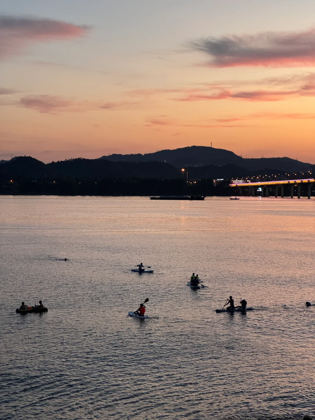 长沙8月3日落日🌇实拍  不愧是海滨城市长沙好Chill～ 📍长汇船务码头