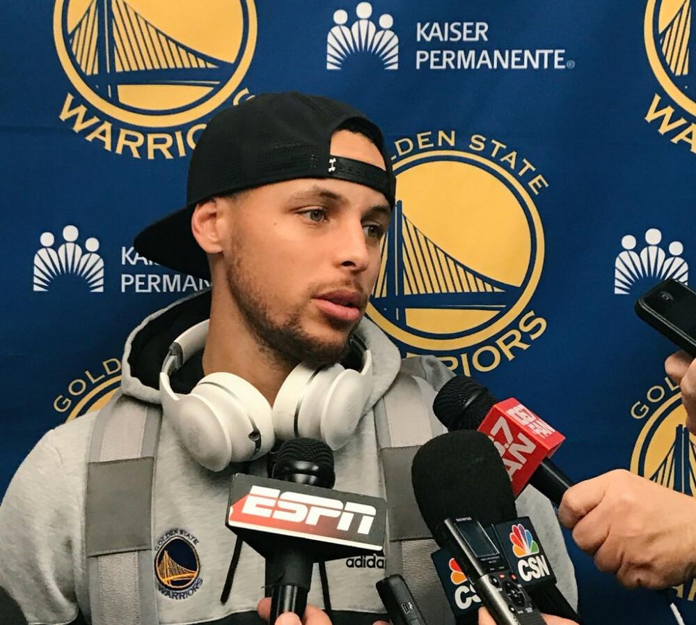 看NBA上咪咕视频，名记Shams在今天的节目中谈到了库里的续约问题，明确指出库
