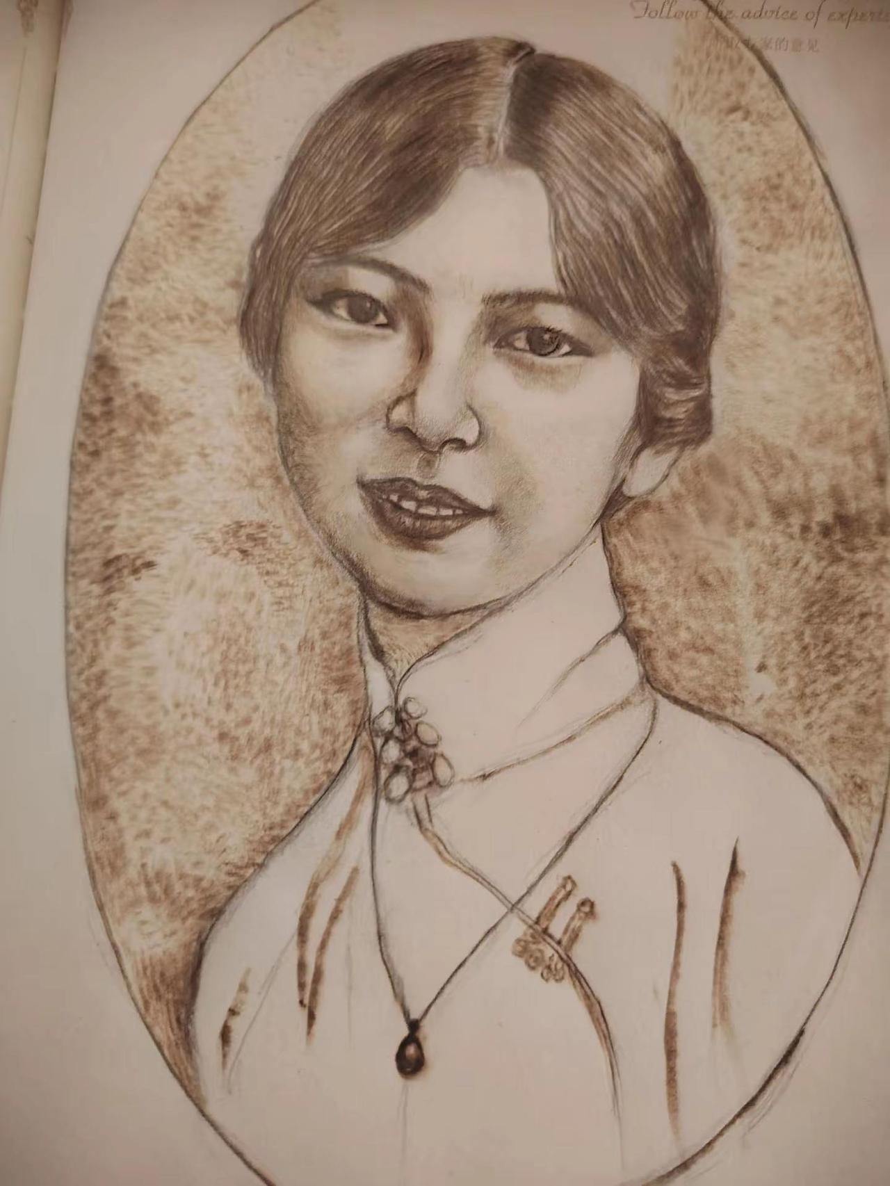 烙画人物。林徽因是中国近代著名的建筑学家、诗人和作家。她出身于书香门第，16岁随