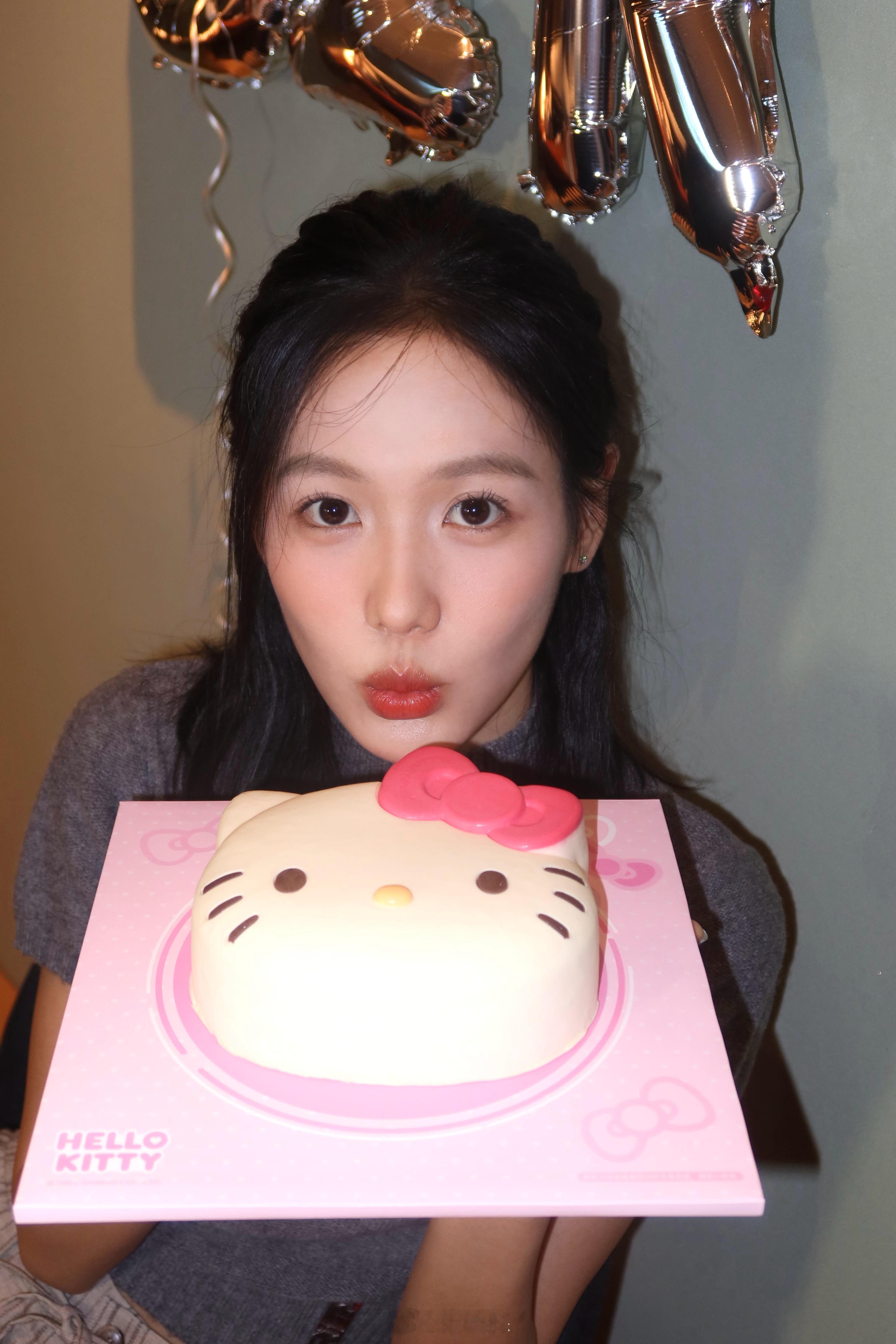 🎂嘻。快乐昕球 ​​​