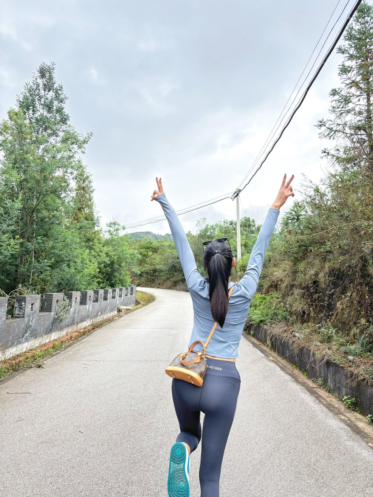 降温了，女的加衣，男的加我