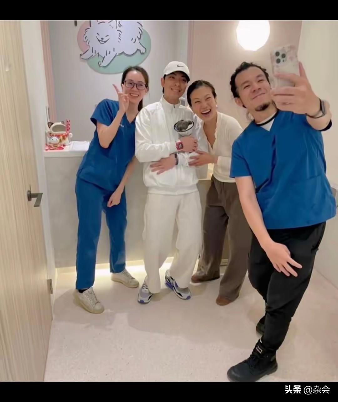 萧敬腾这宠妻属性真是藏不住啊！

老婆去宠物医院给狗狗拔牙这种日常琐事，他都得亲