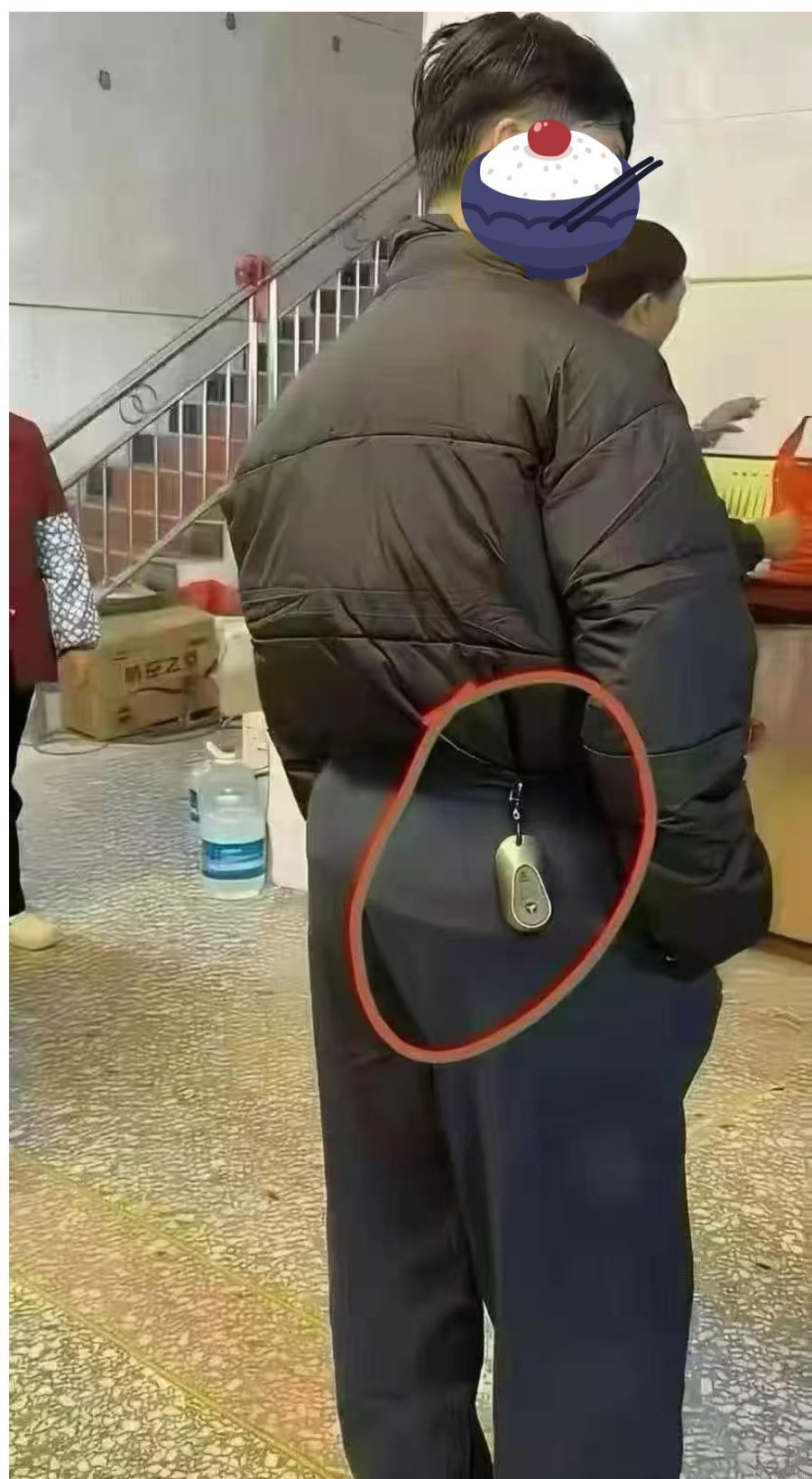 辛辛苦苦干了一年，再过些日子就回老家了。听说最近一段时间某宝上的豪车钥匙特别畅销