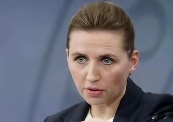 丹麦首相后悔与中俄交往。2月12日，丹麦首相弗雷德里克森表示：“当初不该让自己依