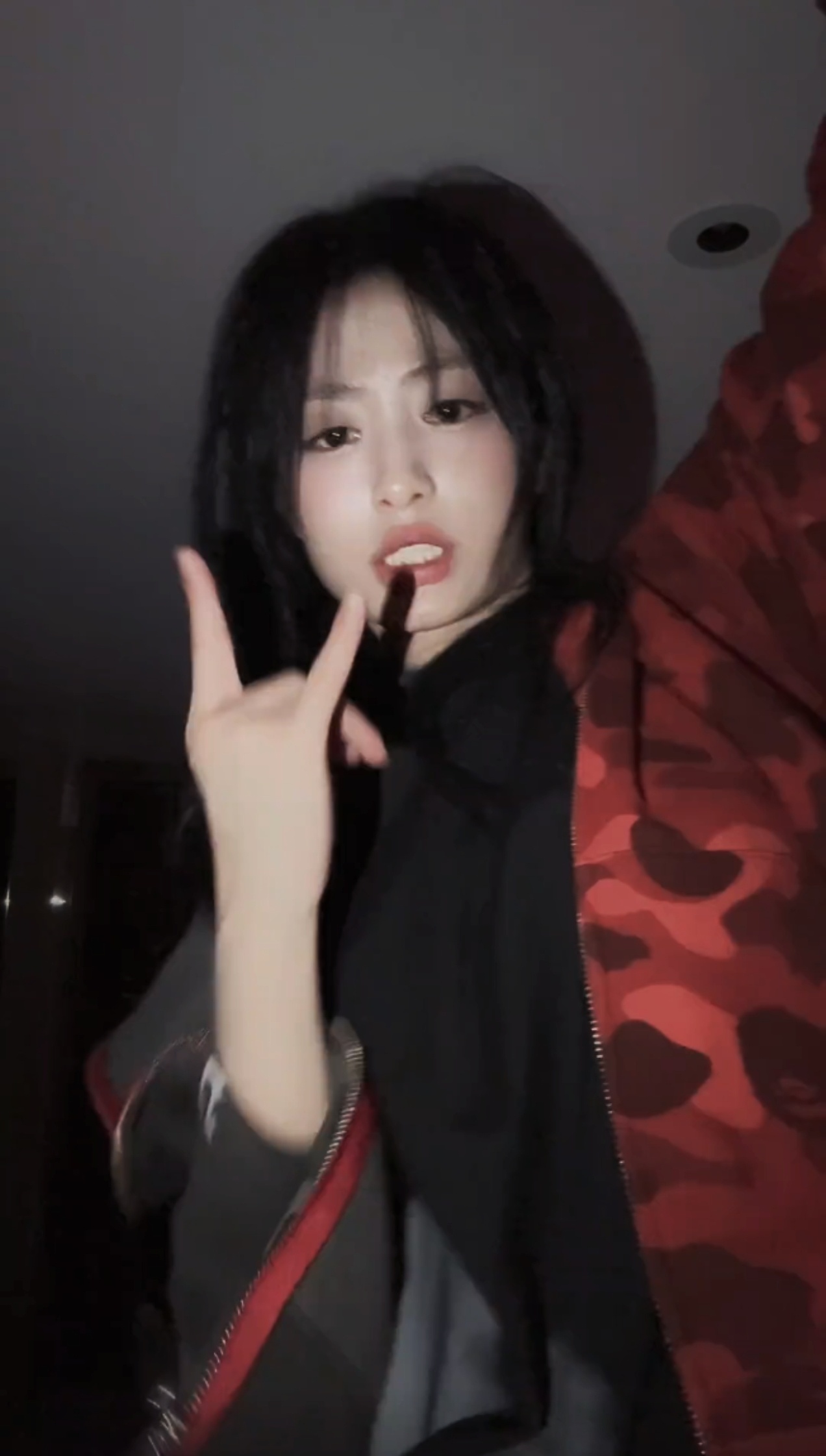 AHyeon[超话]AHYEON模仿蜘蛛侠Finally became Spid