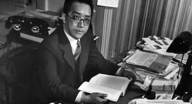 毛主席被自己偶像胡适断言“考不上北大”，连词作也被胡适接连贬低“怪、”“肉麻”、