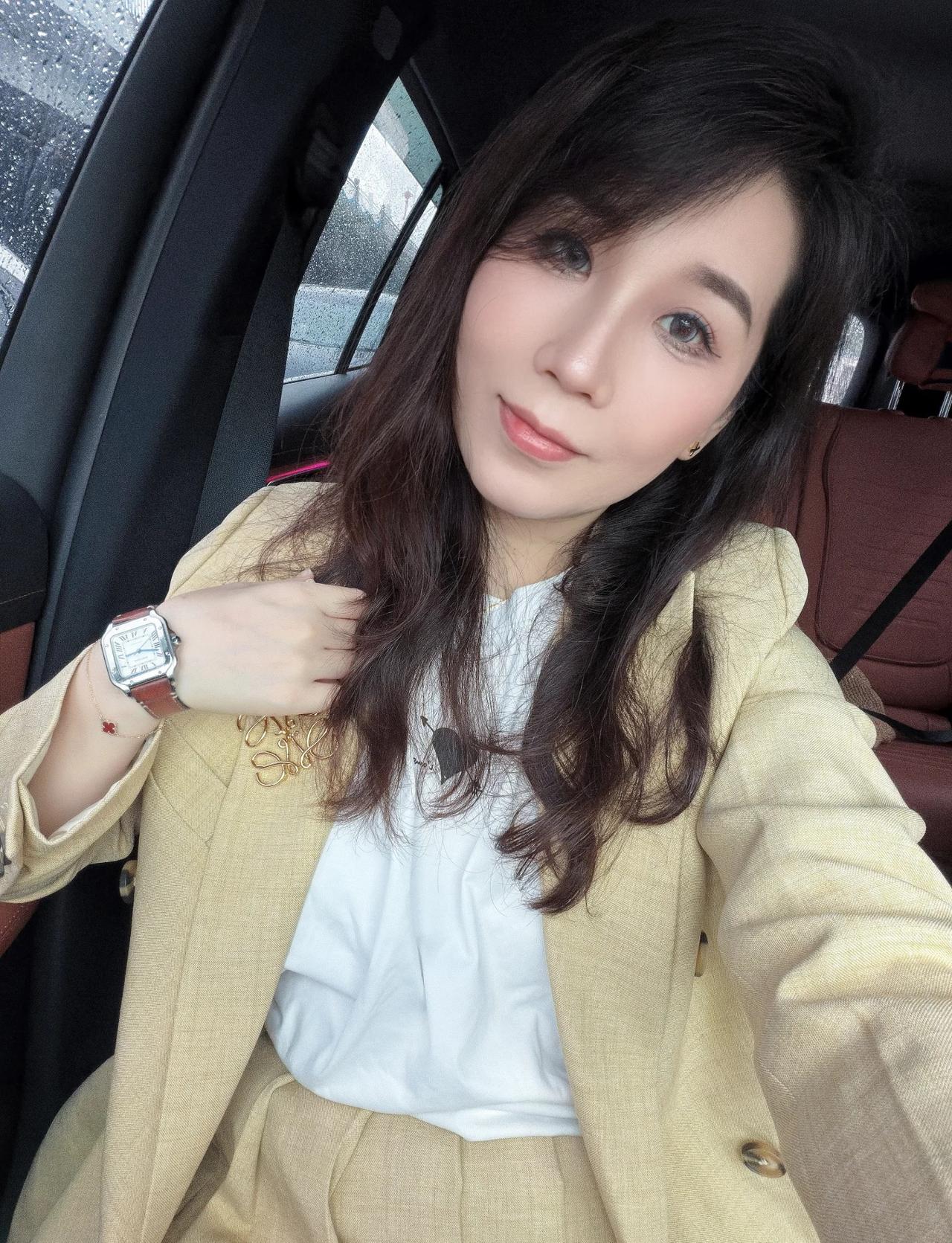 点一柱香，念一个人，心静🩵
ootd 心安即是归处