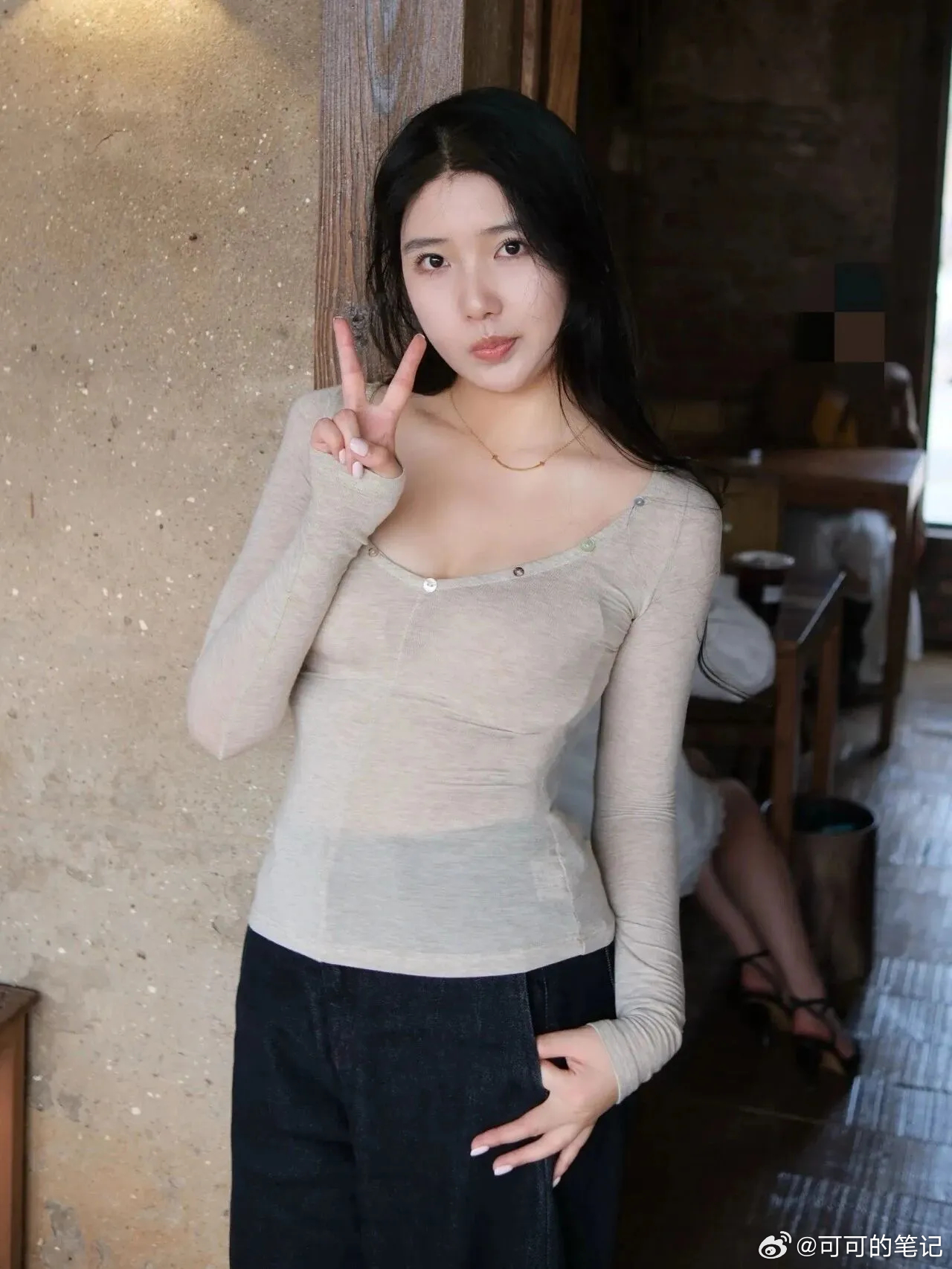 山里不想山外事 