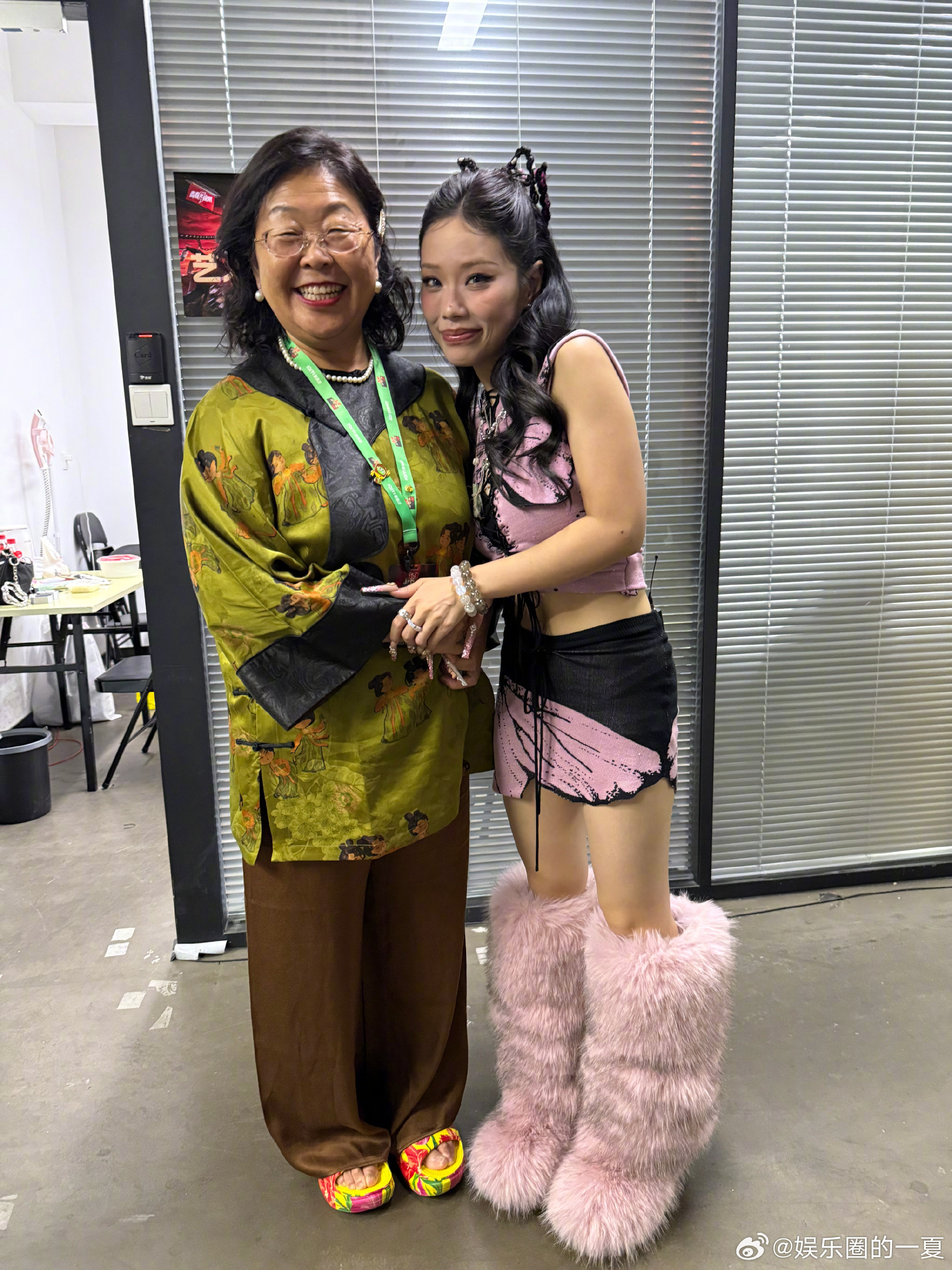 杜海涛妈妈 追星人生赢家新说唱2025 随着比赛的进行，杜海涛妈妈的互动成为现场