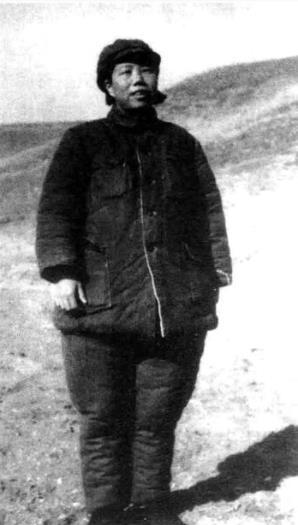 1948年，邓颖超在河北省阜平县搞土改工作时的留影。