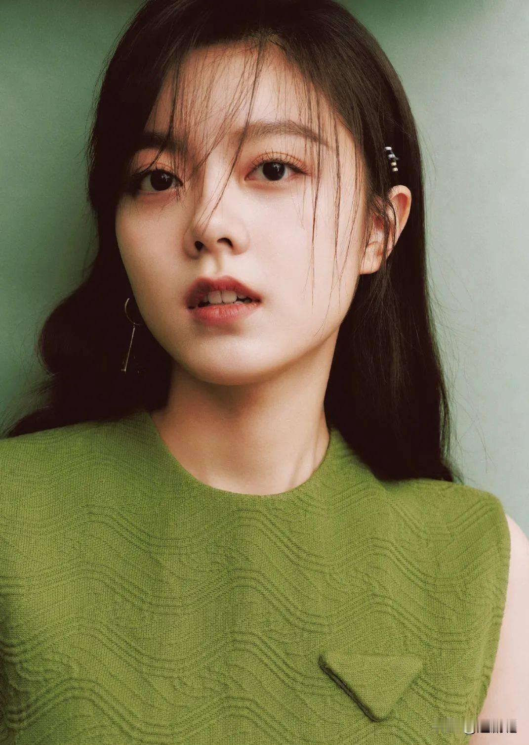 《骄阳似我》，甜的太享受了。赵今麦演的聂曦光活脱脱就是个小太阳，充满活力，可爱得