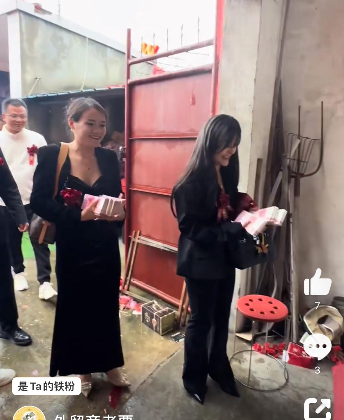 弟弟结婚，两个漂亮姐姐各随5万大礼，有姐姐的弟弟真幸运，就是不知道姐夫是否肉疼。