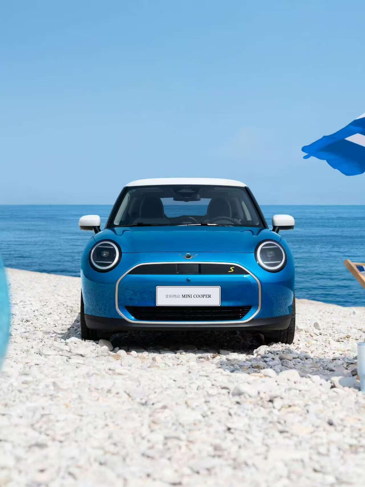 这款全新电动MINI COOPER「最小单位的海」限定版，简直就是把大海装进了小