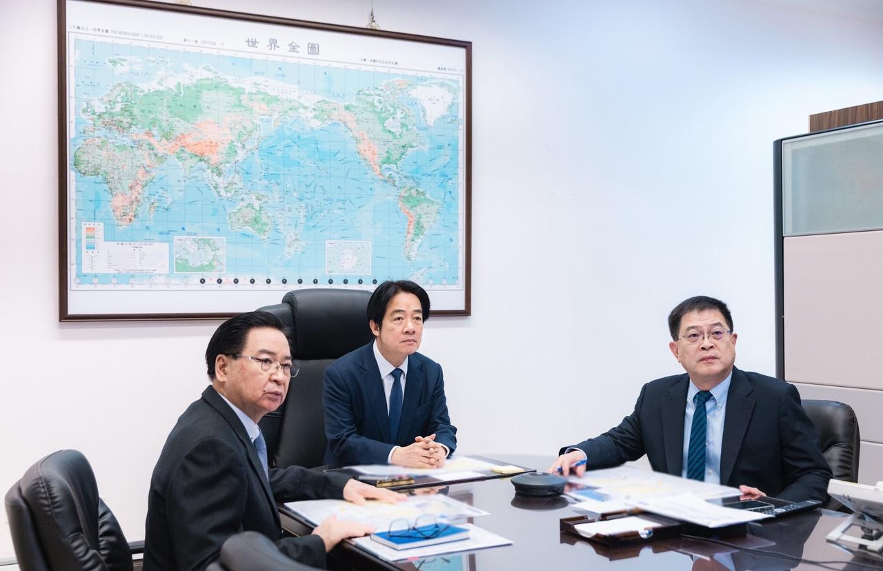 12 月 30 日围岛演习第 2 天，东部战区组织实弹射击，哪些信息值得关注？