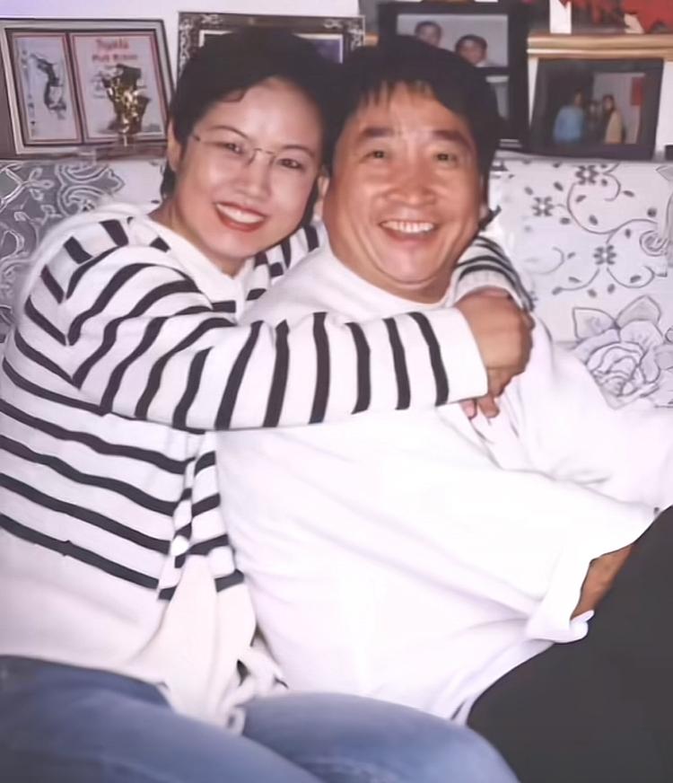 年轻时的姜昆与妻子