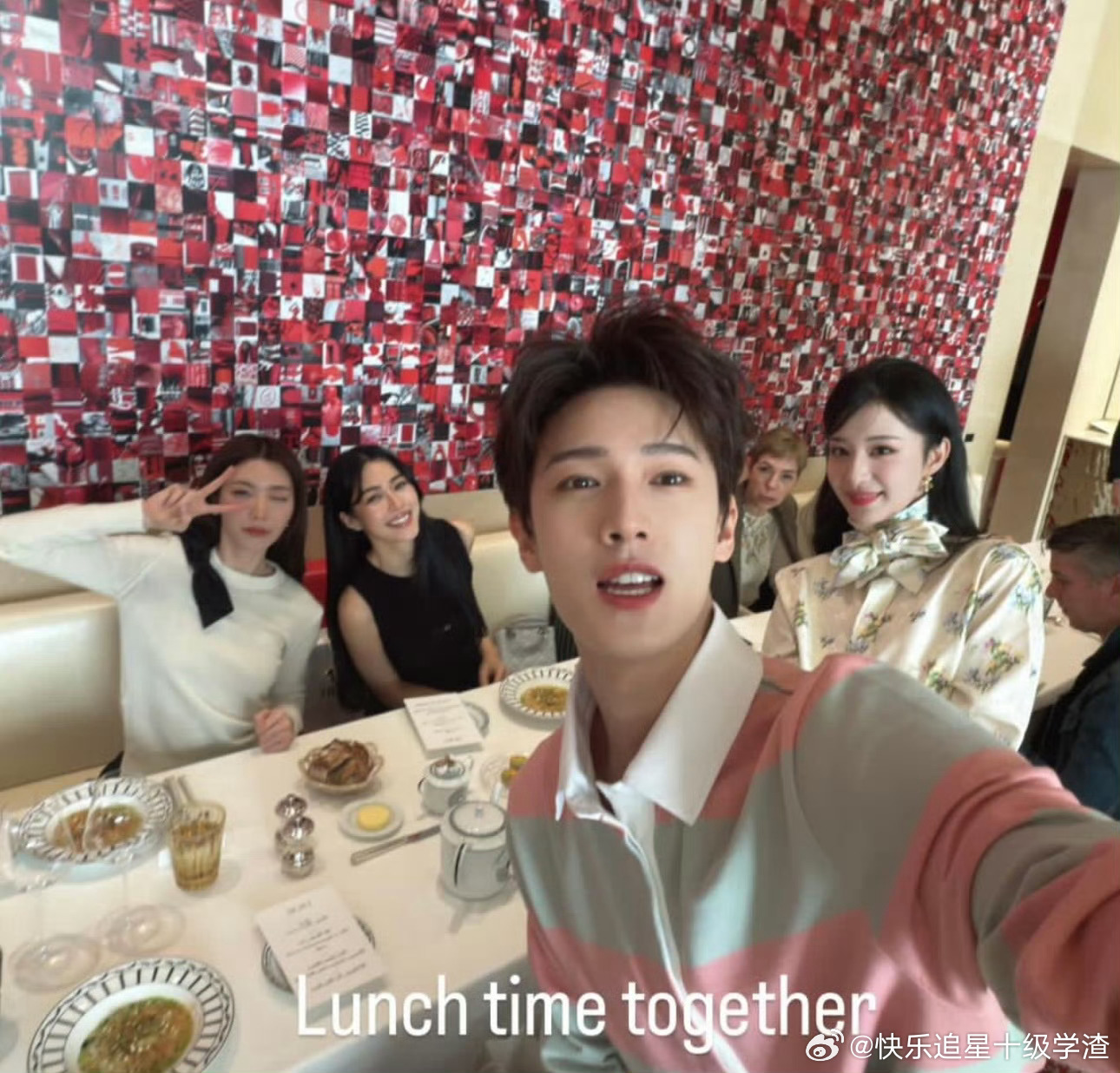 邝玲玲晒了orm李昀锐王楚然的合照 