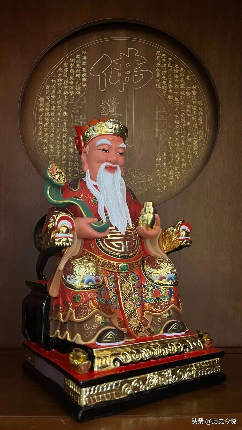 土地公与土地婆：藏在烟火人间的千年守护神
 
编辑：纱娜
作者：纱娜
 
在中国