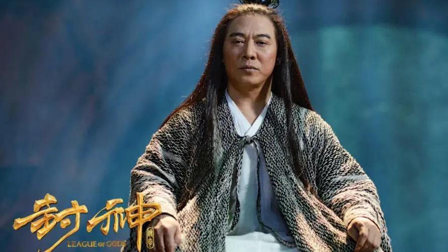 由于现代人们都生活在文明的年代，更崇尚以文明的方式解决问题，但人们在回顾历史和神