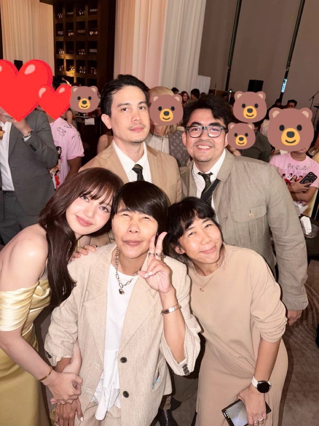 Lisa参加婚礼❤️ 活动策划师 IG 更新：“LISA实在太温柔贴心了，我的宝