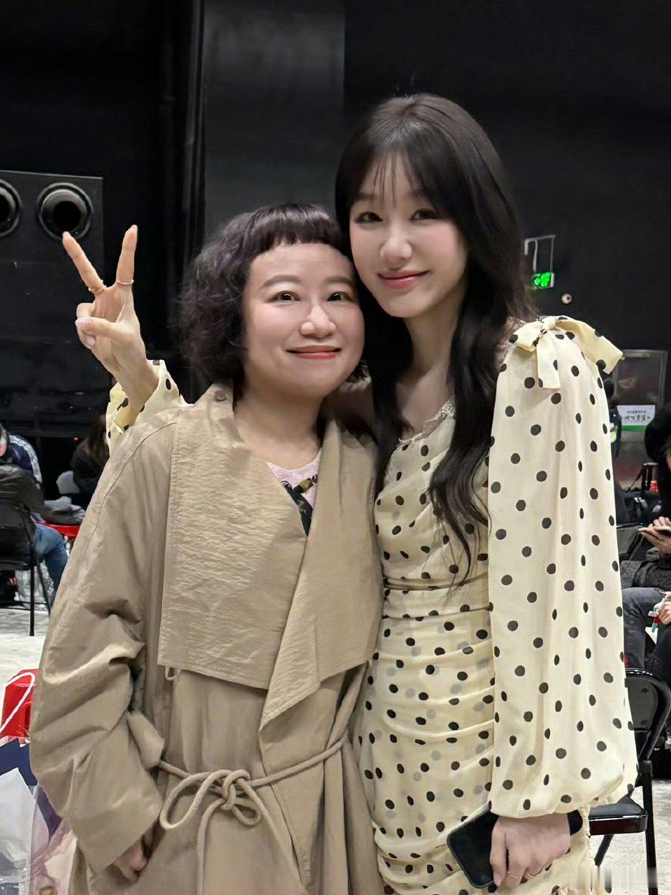 饶雪漫要和徐梦洁合作饶雪漫谈送考徐梦洁 饶雪漫要和徐梦洁合作，期待两位优秀的合作