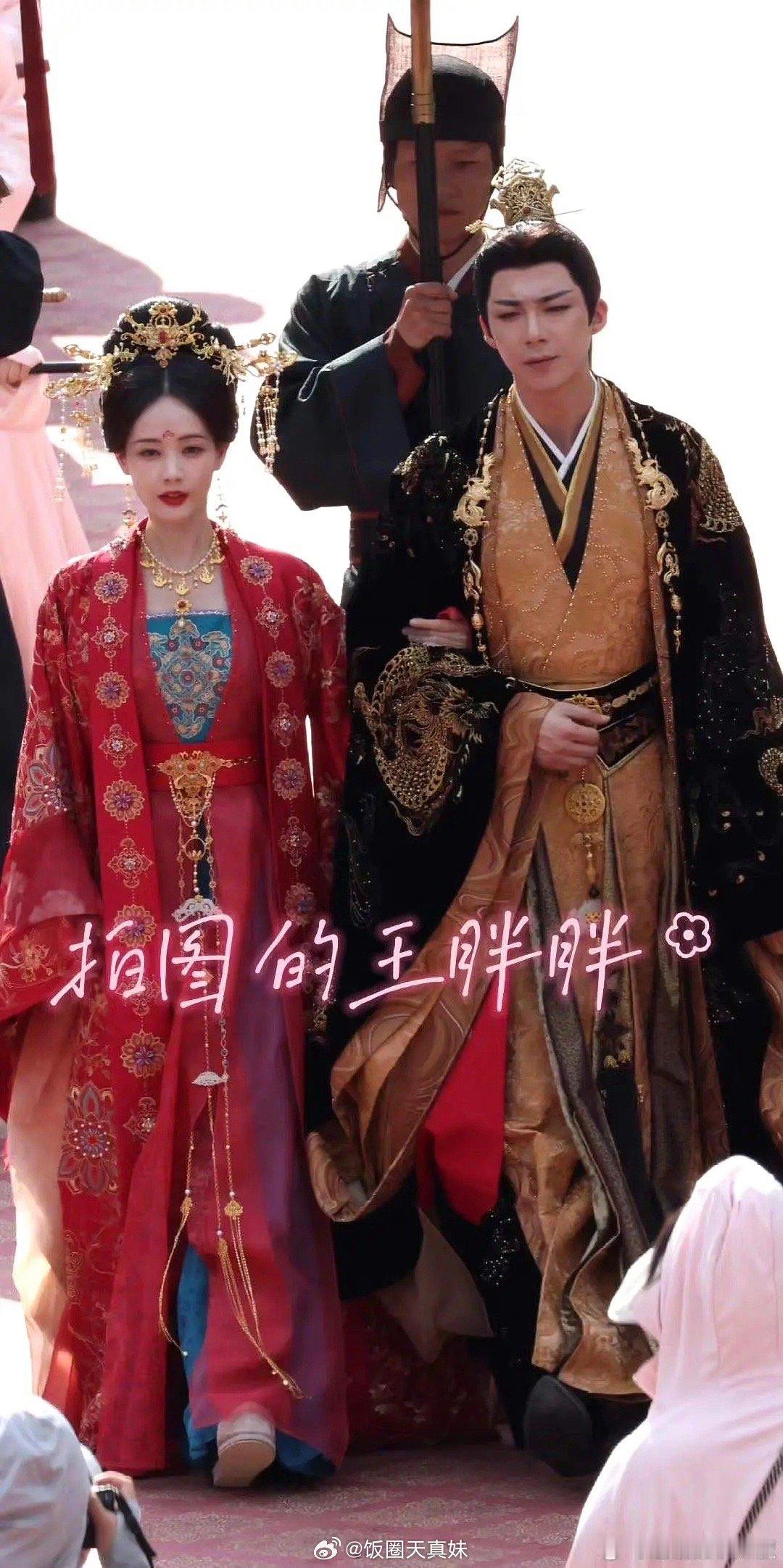 刘宇宁为啥老皱眉 感觉顶刘的眉毛一直是挤着的 ​​​