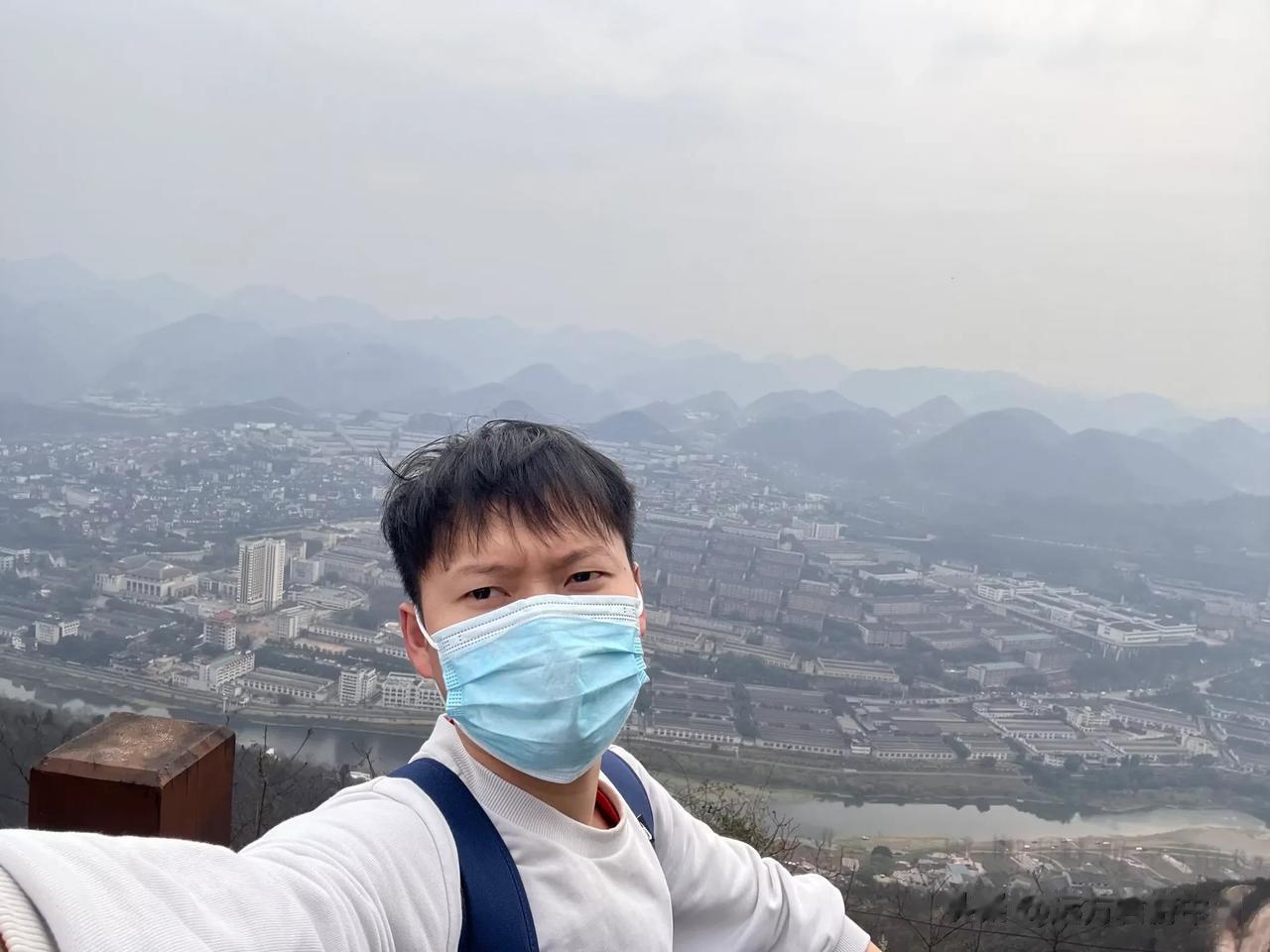 中国的酒都在哪里？全国多个地方都在争，但我去过全国20多个省上百座城市旅游，若要
