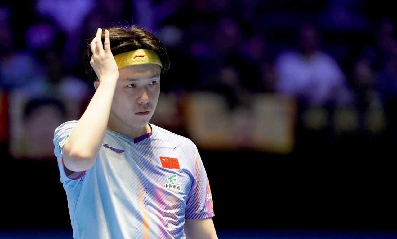 一波三折，王楚钦4-2击败队员周启豪，晋级亚洲杯四强。

王楚钦赢得并不轻松，周