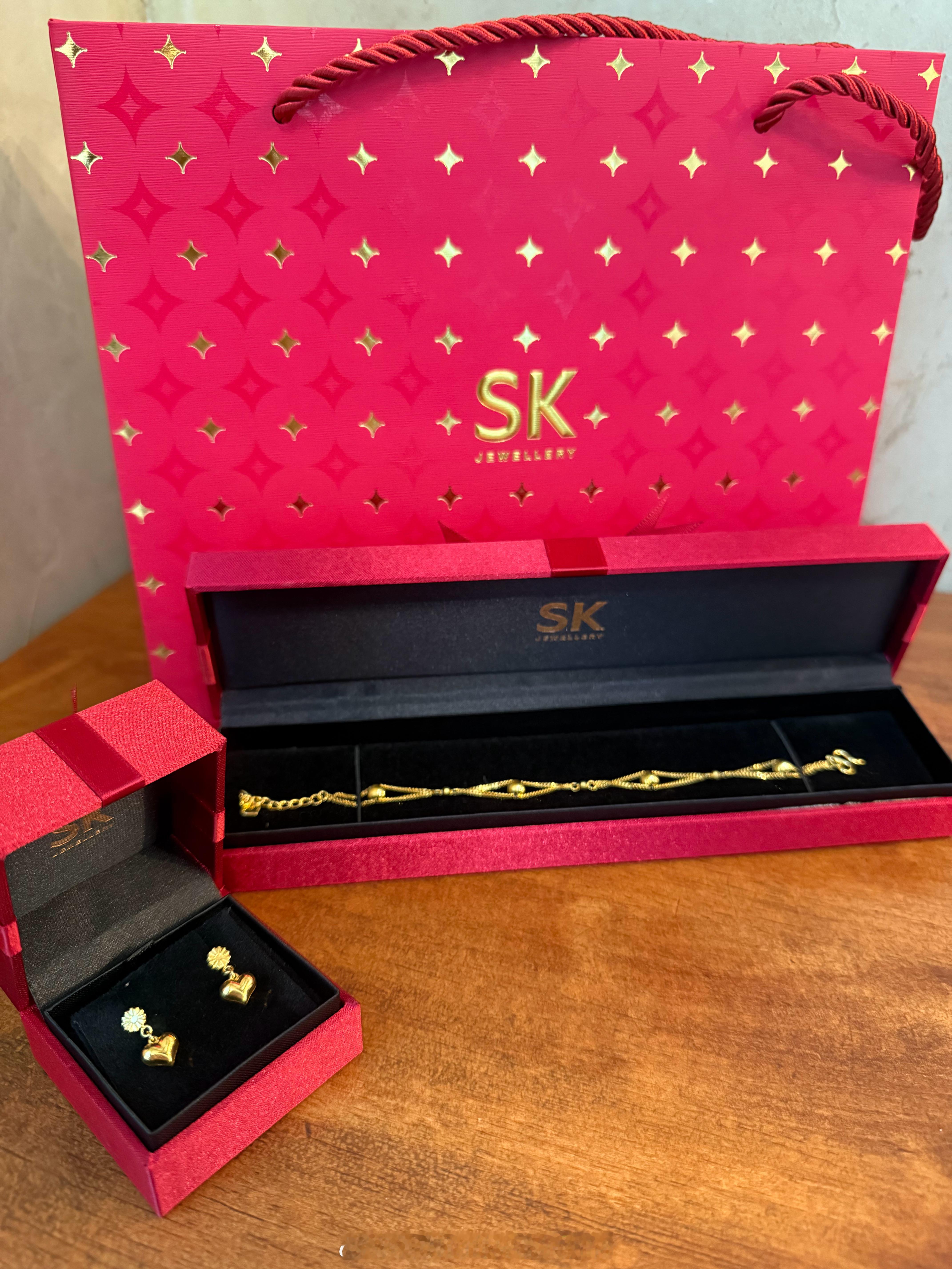 刚去周大福逛了下，为什么金价比SK的贵70呢？过年买给自己开心手链和耳坠周大福金