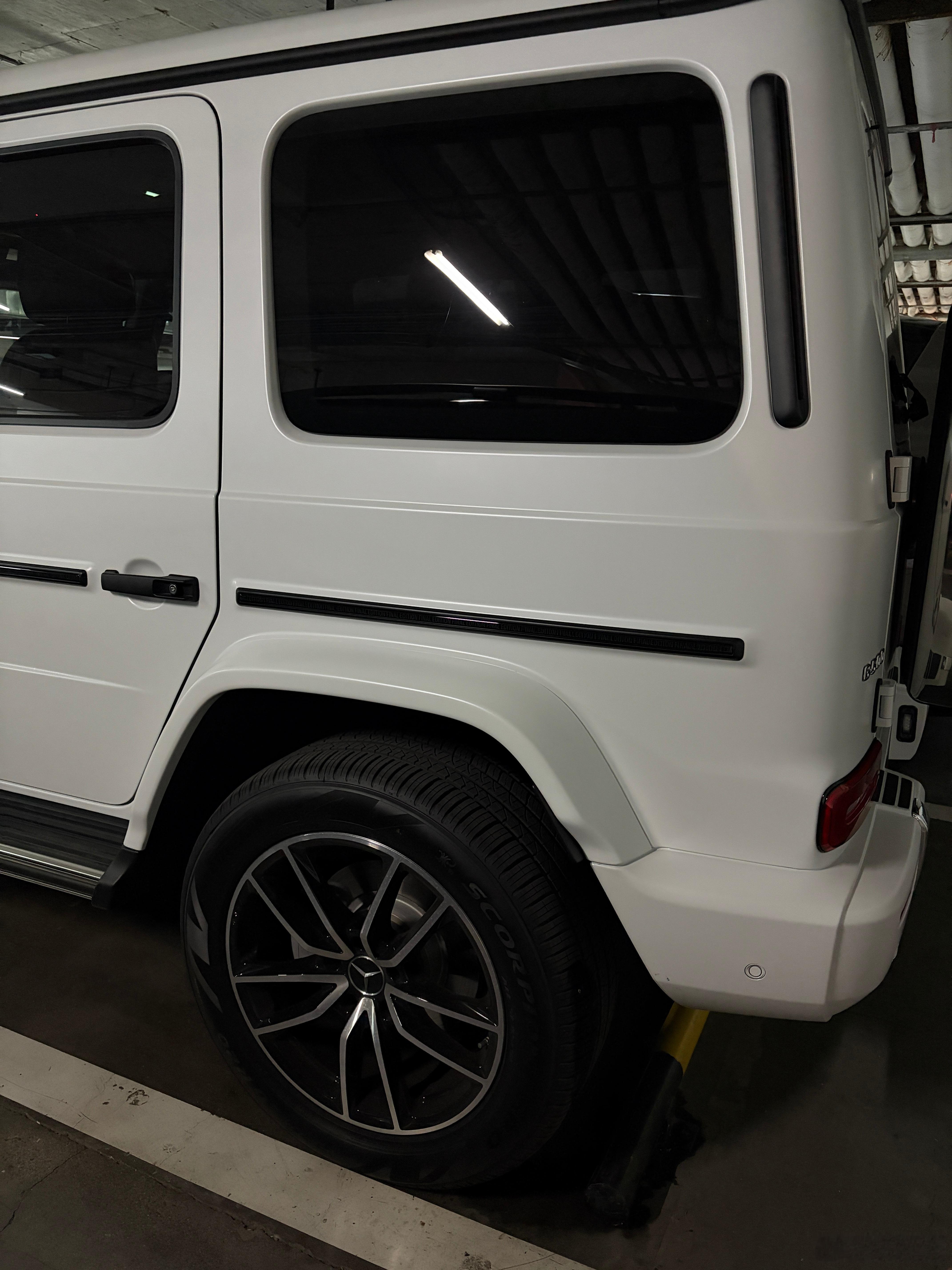 一直没想清楚，大马路上哪来这么多螺丝钉呢？ 夹出来了，观察一下漏气的话叫蔚来上门