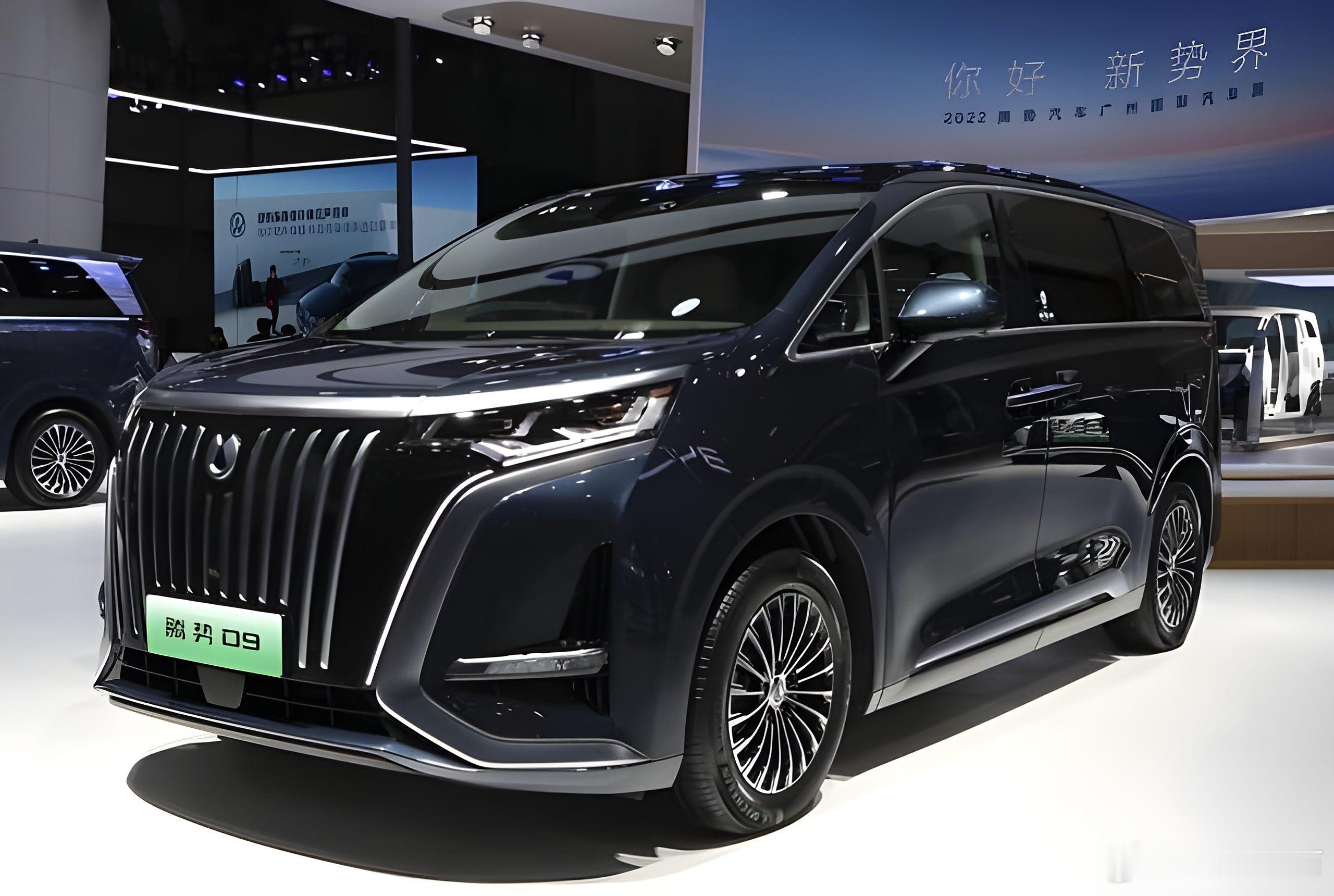 2025比亚迪高端车为什么遥遥落后于问界等车？我发现，腾势之所以不行，有多方面原