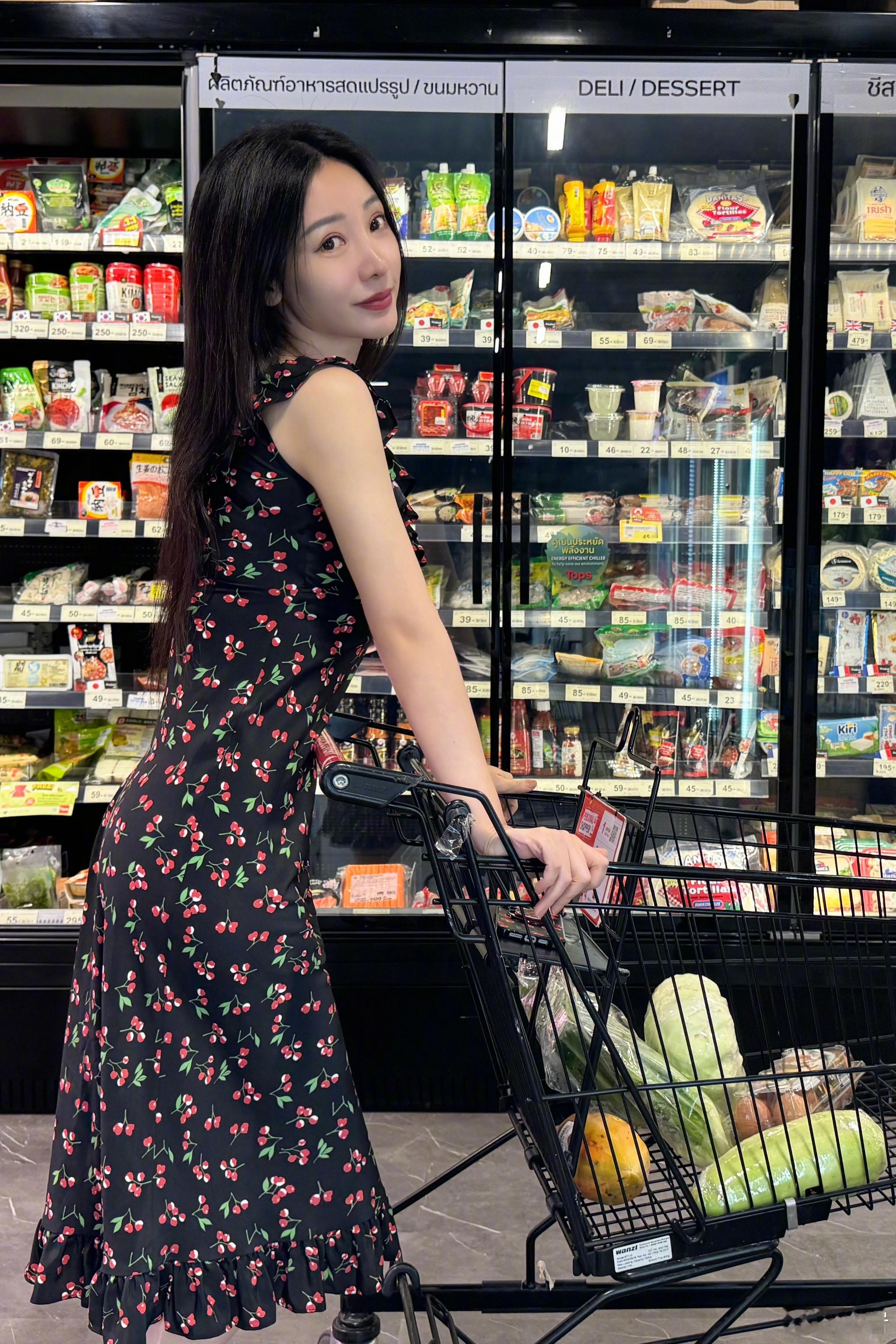 柳岩早前就已冻卵 别人的子宫使不使用跟你有什么关系[拜拜]这么美的脸我巴不得多看