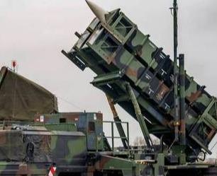 一旦中国动用“核武器”对日本本土实施打击，那么等着中国的将会是来自于半数幸存日本