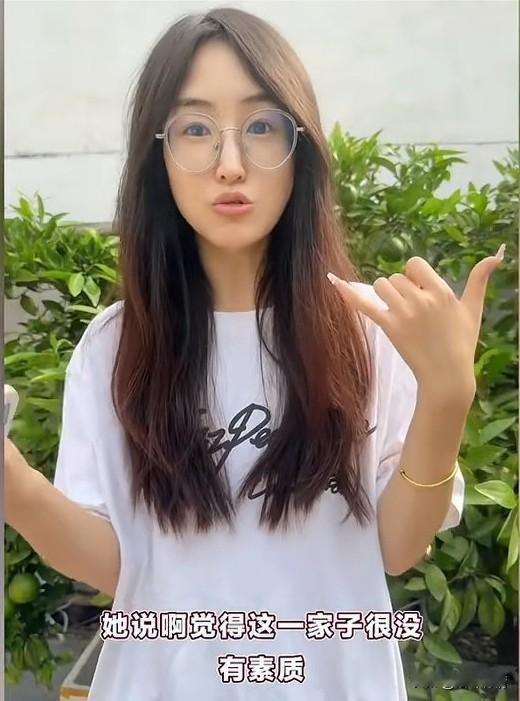 鸡鸣寺事件后续来了，
涉事女子发声讲述了事件全貌，
女子当天一大家子人乘坐南京地