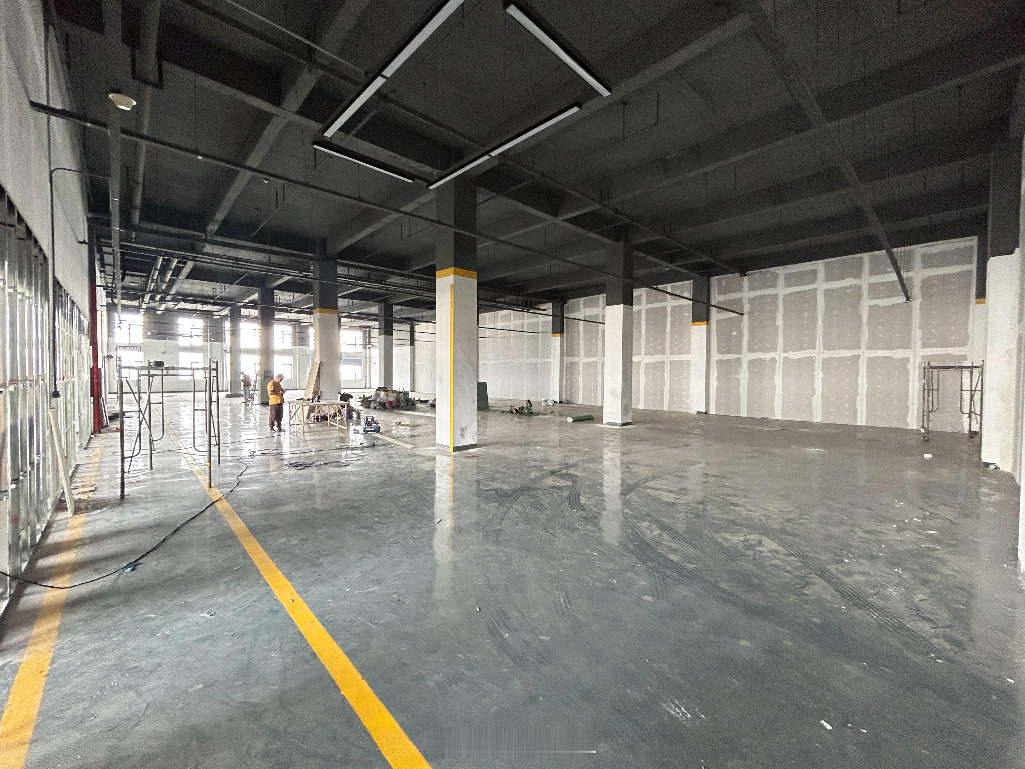 7柒盘车——二手岚图主营店为更好的服务各位“岚友”最新拿下千平展厅，升级场地，扩