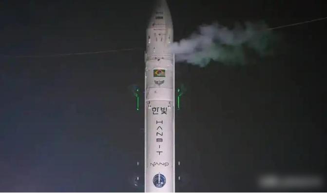 要不是韩国、日本、印度等国经常火箭发射失败，普通中国人恍惚中都以为，发射个火箭和