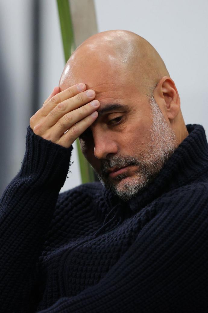 你猜瓜迪奥拉在头痛什么呢？曼城队巅峰过后是低谷，瓜瓜乐，乐不起来。

【1】十连