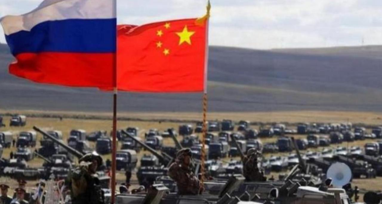 乌克兰终于醒了？都以为俄罗斯背后站着的是伊朗、朝鲜，谁能想到，真正撑住俄罗斯的，