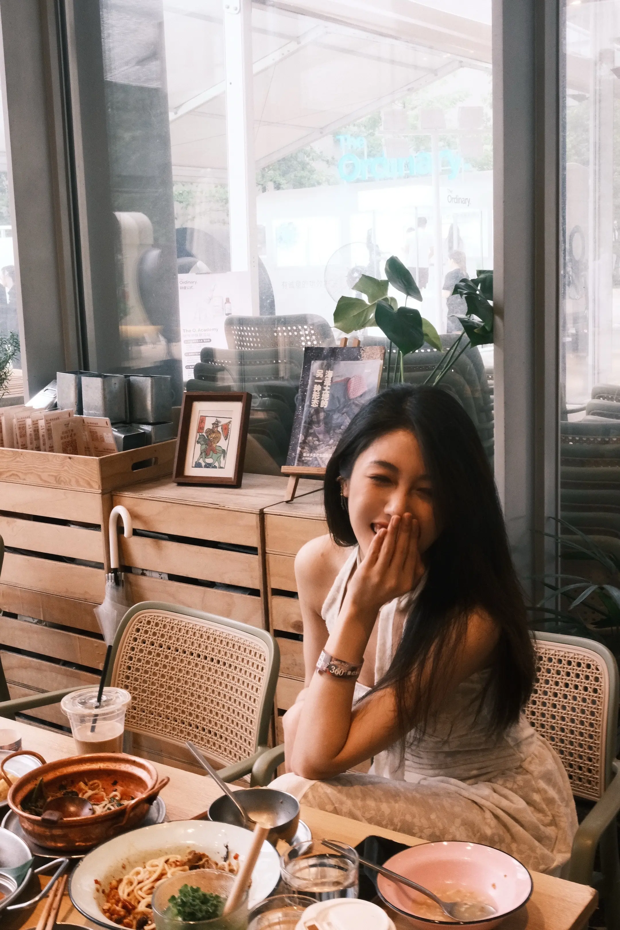 鲜活的我怎可能会因为别人而黯然失色