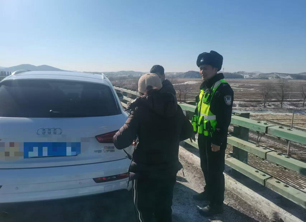 【新春坚守显担当 高速护航暖归途】

大年初二，万家团圆、新春佳节之际，高速公路