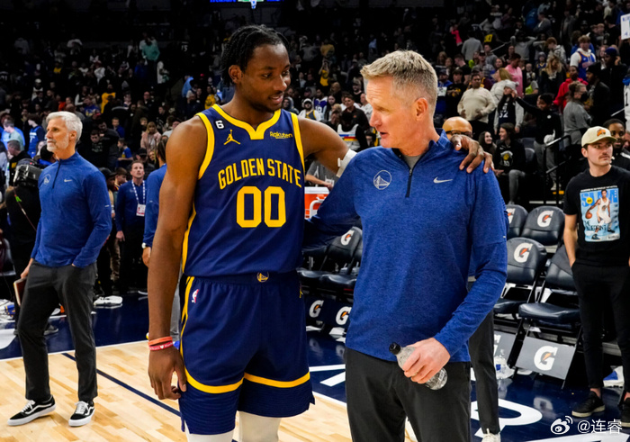 库明加已经连续12场VVIP看球了，而第13场正在进行中，看情况他也不像能上的样