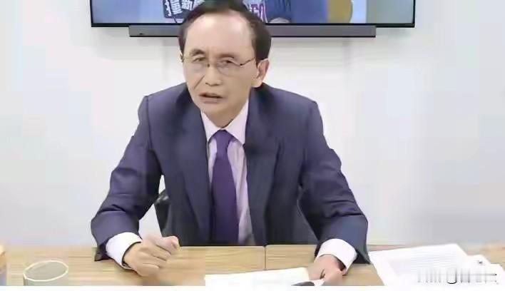 吹黑哨
湾湾的媒体人吴子嘉大吹国民党的黑哨。
首先全盘定党主席郑丽文。吴子嘉说，