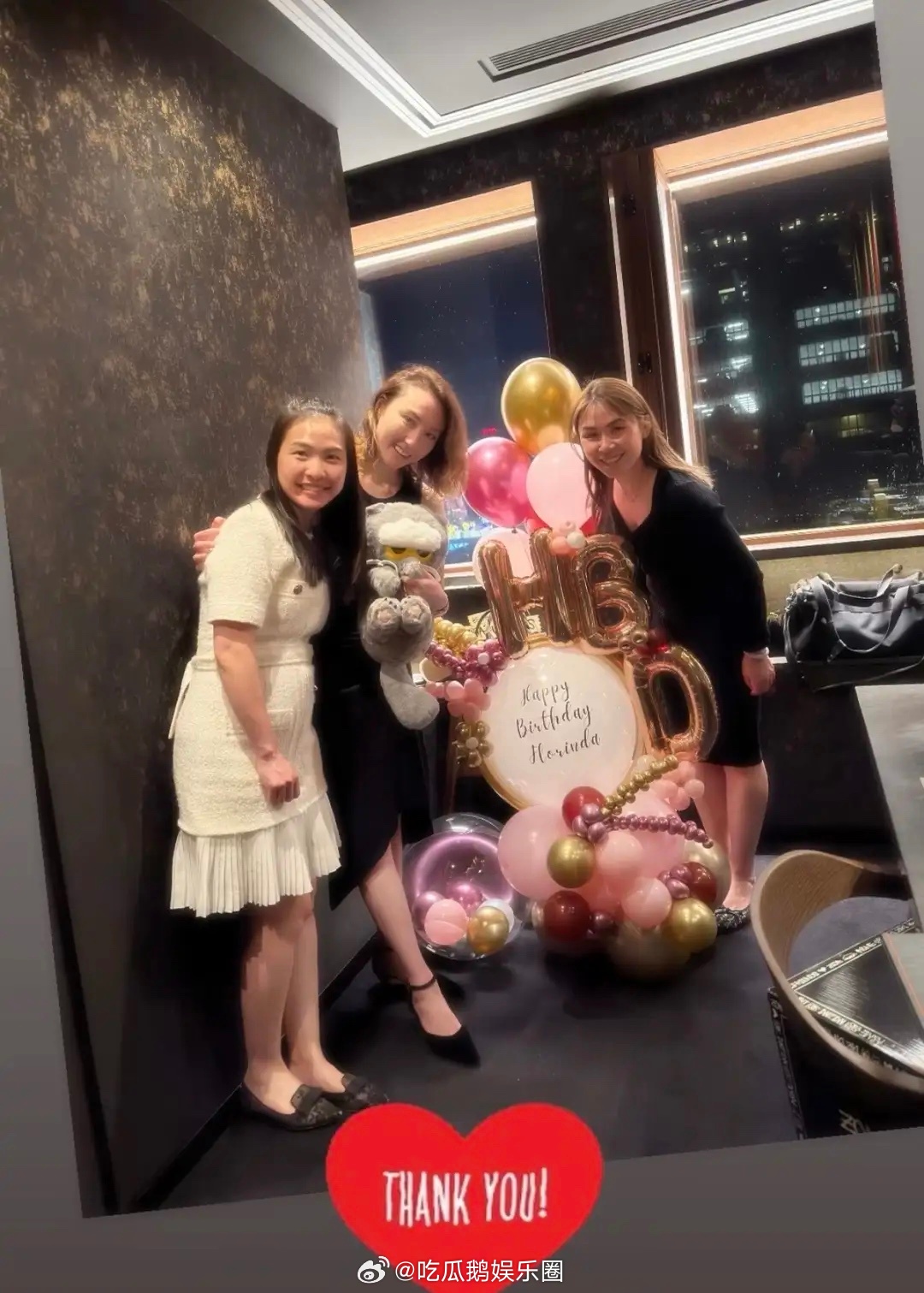 何超云甜蜜庆祝37岁生日，穿露背装引人瞩目，与新男友交往了半年！ 