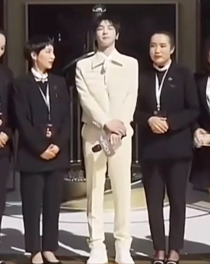 臭屁小华 