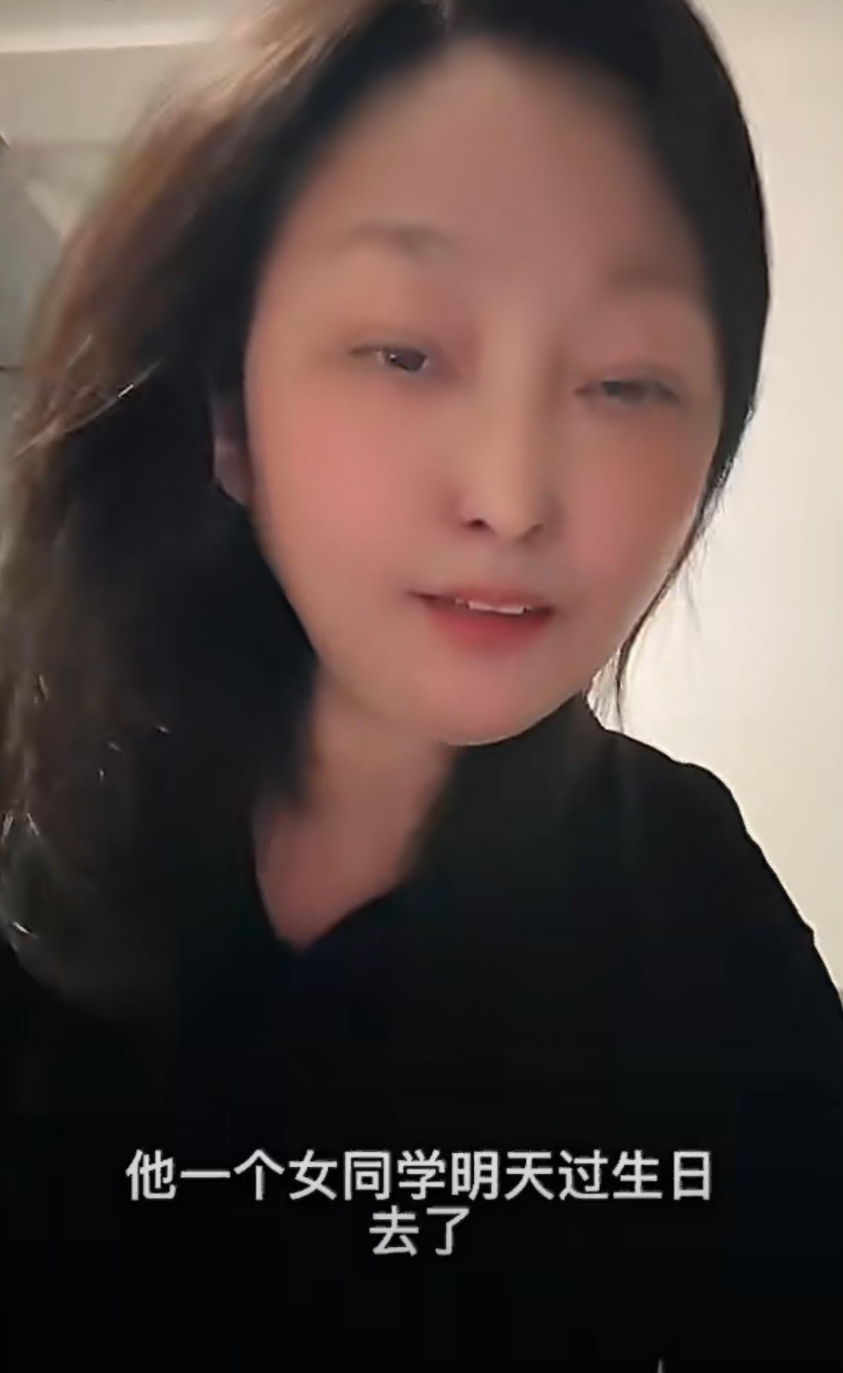 妈妈扛一天沙挣一百多，13岁儿子花两百给女同学买生日礼物！！！

说实话，刷到这